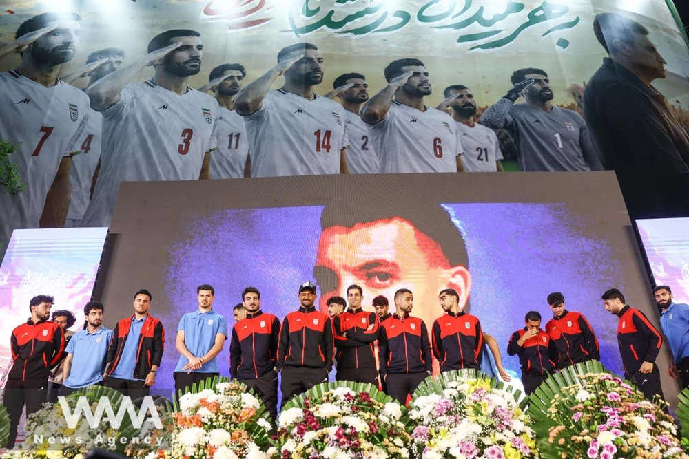 Iran tổ chức lễ xuất quân tiễn đội tuyển lên đường dự World Cup 2026, hàng nghìn CĐV tham dự - Ảnh 2.