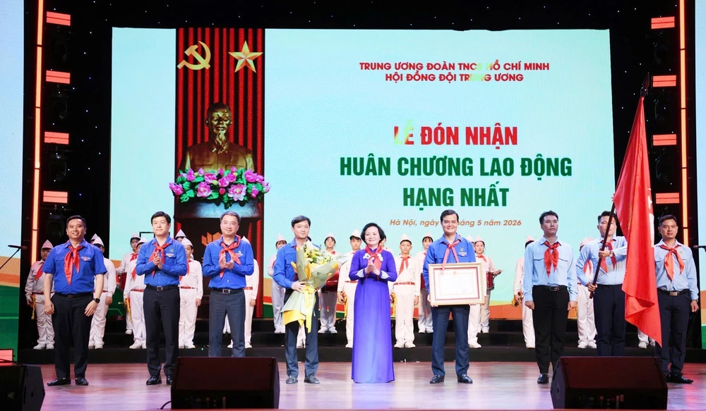 Đội Thiếu niên Tiền phong Hồ Chí Minh đón nhận Huân chương Lao động hạng Nhất - Ảnh 2. Đội Thiếu niên Tiền phong Hồ Chí Minh đón nhận Huân chương Lao động hạng Nhất - Ảnh 2.