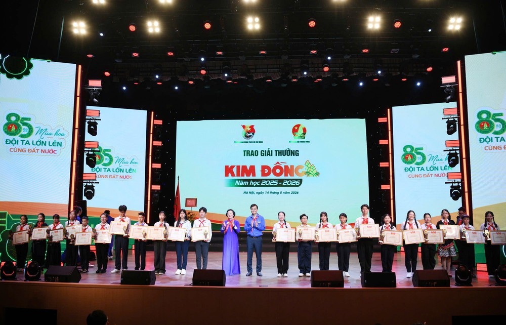 Đội Thiếu niên Tiền phong Hồ Chí Minh đón nhận Huân chương Lao động hạng Nhất - Ảnh 3. Đội Thiếu niên Tiền phong Hồ Chí Minh đón nhận Huân chương Lao động hạng Nhất - Ảnh 3.