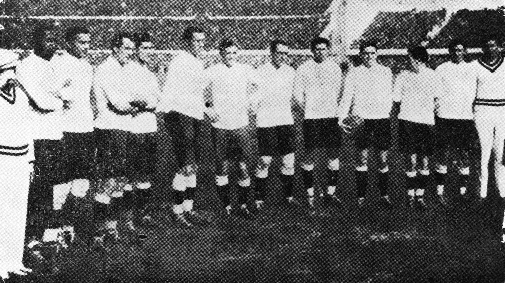 Chuyện ít biết về kỳ World Cup đầu tiên đầy hỗn loạn cách đây gần 100 năm - Ảnh 5.