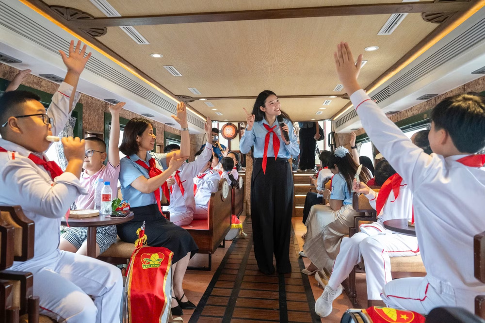 Đưa lịch sử đến gần hơn với thiếu nhi qua chuyến tàu di sản "Hành trình 85 năm: Tre bền - Măng vươn" - Ảnh 6.