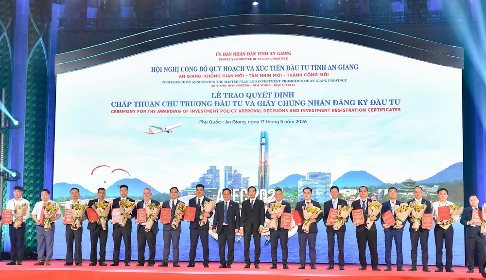 Công bố Quy hoạch tỉnh An Giang thời kỳ 2021-2030, tầm nhìn đến năm 2050 - Ảnh 2.