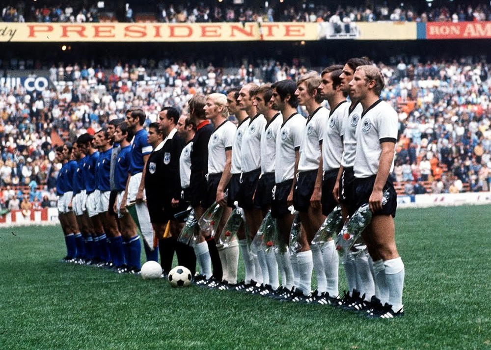 Muôn màu World Cup: 30 phút điên rồ & tấm bia vinh danh trận bán kết - Ảnh 1.