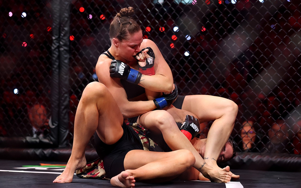 Kiều nữ MMA hạ gục đối thủ sau… 17 giây - Ảnh 1.