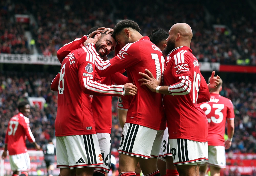 MU giành chiến thắng đầy cảm xúc trước Nottingham Forest trong ngày Bruno Fernandes chạm mốc lịch sử - Ảnh 1.