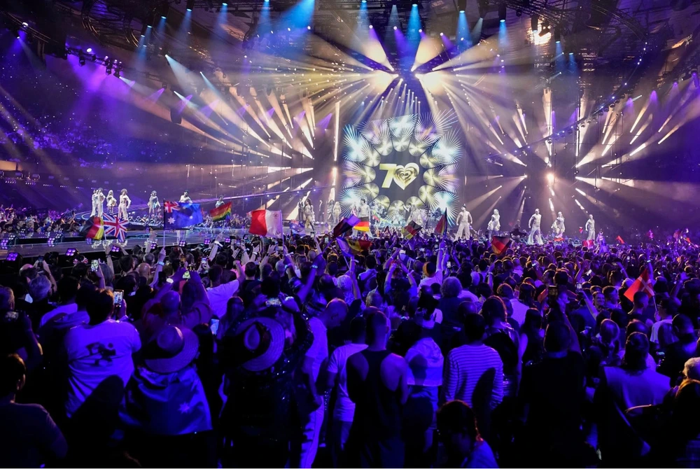 Bulgaria lần đầu vô địch Eurovision: "Bangaranga" bùng nổ sân khấu châu Âu - Ảnh 5.