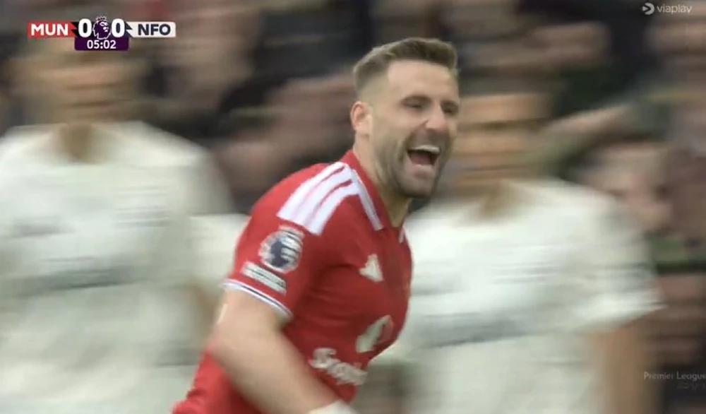 MU giành chiến thắng đầy cảm xúc trước Nottingham Forest trong ngày Bruno Fernandes chạm mốc lịch sử - Ảnh 7.
