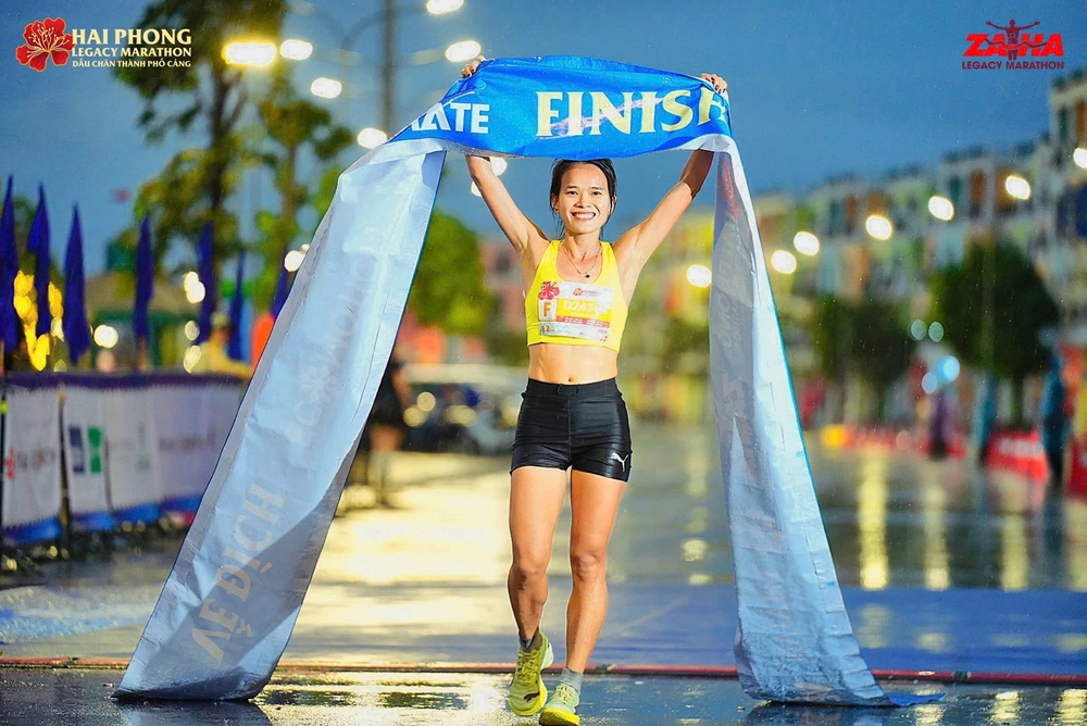 Hồng Lệ và Anh Khôi vô địch giải chạy Hải Phòng Legacy Marathon 2026 - Ảnh 4.