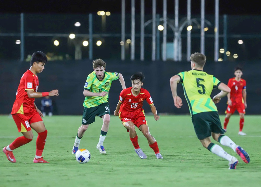 Hành trình của U17 Việt Nam tại giải U17 Châu Á 2026 đã khép lại ở vòng tứ kết sau thất bại 0-3 trước U17 Australia. Ảnh: VFF Hành trình của U17 Việt Nam tại giải U17 Châu Á 2026 đã khép lại ở vòng tứ kết sau thất bại 0-3 trước U17 Australia. Ảnh: VFF