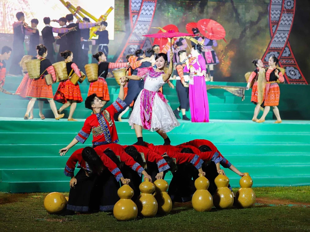 Đặc sắc Chương trình nghệ thuật “Vì bình yên bản làng” - Ảnh 8.