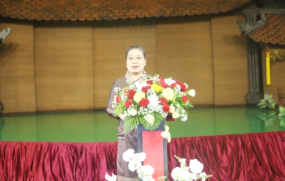 Văn hóa soi đường: Sức sống văn hóa Việt trên đất nước Triệu Voi - Ảnh 2.
