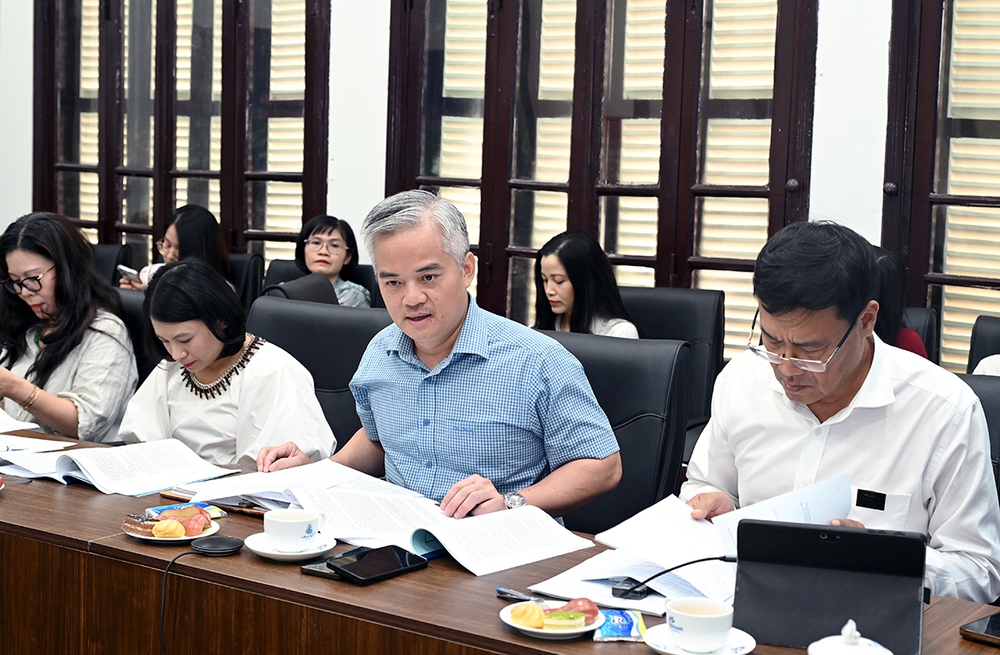 Cục Du lịch Quốc gia Việt Nam họp lấy ý kiến chuyên gia về Đề án “Phát triển du lịch trở thành ngành kinh tế mũi nhọn trong kỷ nguyên mới” - Ảnh 4.