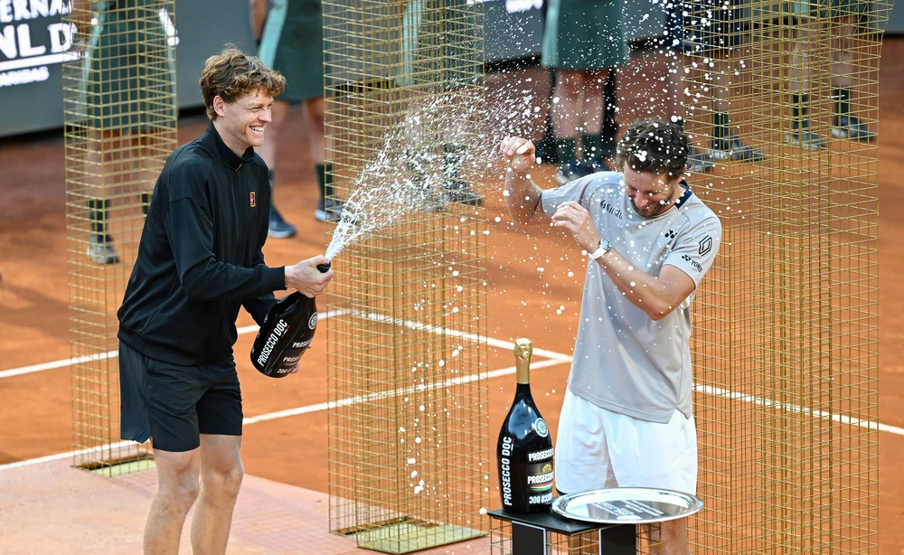 Thua Sinner ở chung kết Rome Masters, Casper Ruud 'cà khịa' nỗi đau World Cup của Italy - Ảnh 1. Thua Sinner ở chung kết Rome Masters, Casper Ruud 'cà khịa' nỗi đau World Cup của Italy - Ảnh 1.