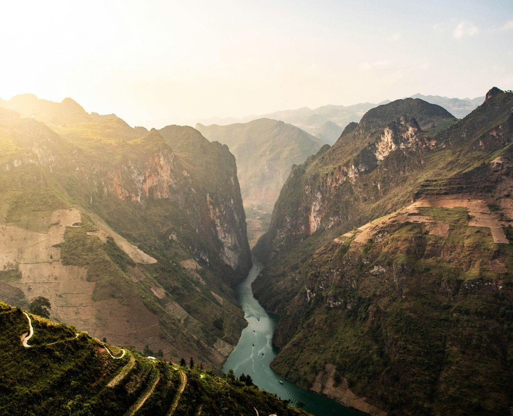 Ha Giang Loop: Cung đường khiến du khách quốc tế "phải lòng" Việt Nam - Ảnh 1. Ha Giang Loop: Cung đường khiến du khách quốc tế "phải lòng" Việt Nam - Ảnh 1.