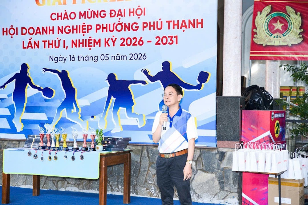 Pickleball vào tận ngõ ngách công sở - Ảnh 1.