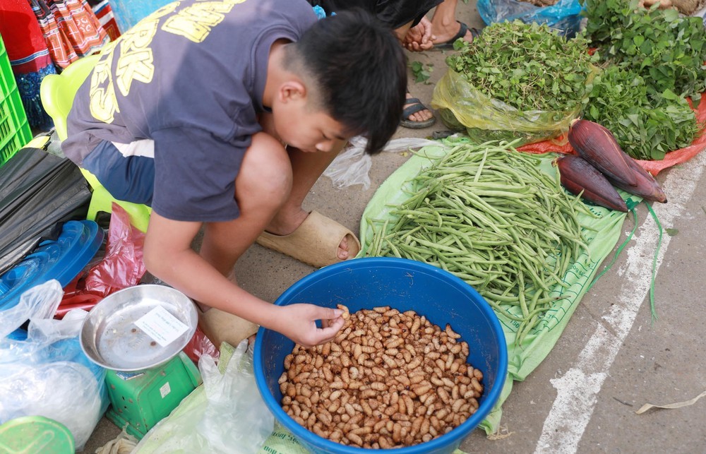 Chợ phiên - nơi lưu giữ nét đẹp văn hóa vùng cao Tây Bắc - Ảnh 7.