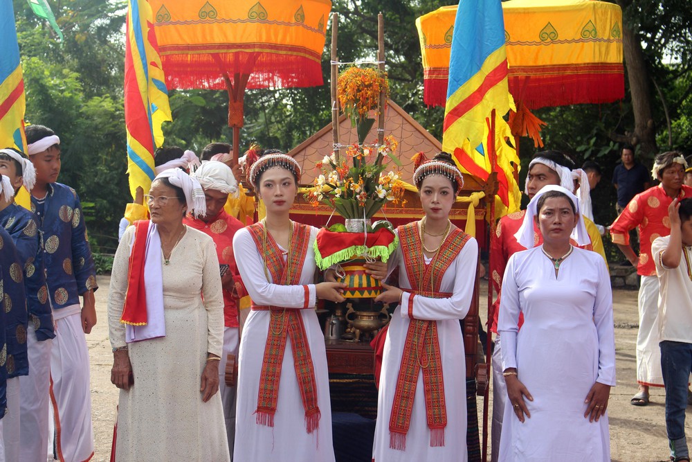 Văn hóa dân gian - “mỏ vàng” cho phát triển công nghiệp văn hóa - Ảnh 2. Văn hóa dân gian - “mỏ vàng” cho phát triển công nghiệp văn hóa - Ảnh 2.