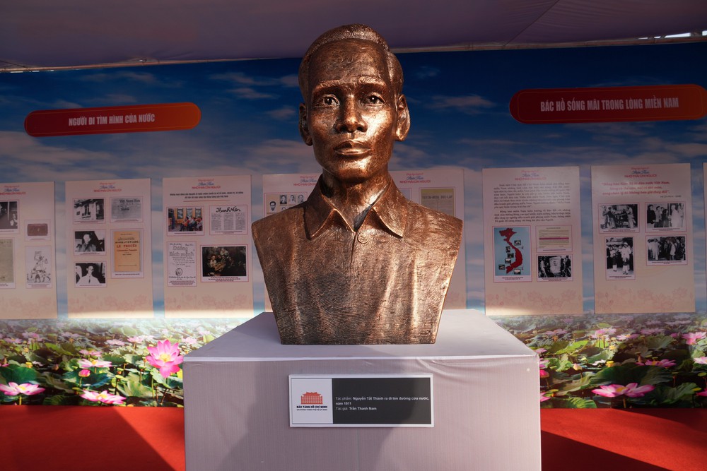 Nghệ An: Trưng bày chuyên đề “Miền Nam nhớ mãi ơn Người” - Ảnh 1. Nghệ An: Trưng bày chuyên đề “Miền Nam nhớ mãi ơn Người” - Ảnh 1.