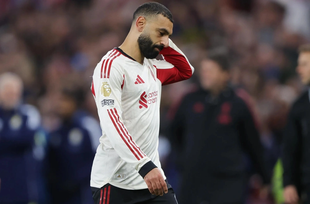 Liverpool: Chia tay Salah bằng cách cho ngồi dự bị? - Ảnh 1. Liverpool: Chia tay Salah bằng cách cho ngồi dự bị? - Ảnh 1.