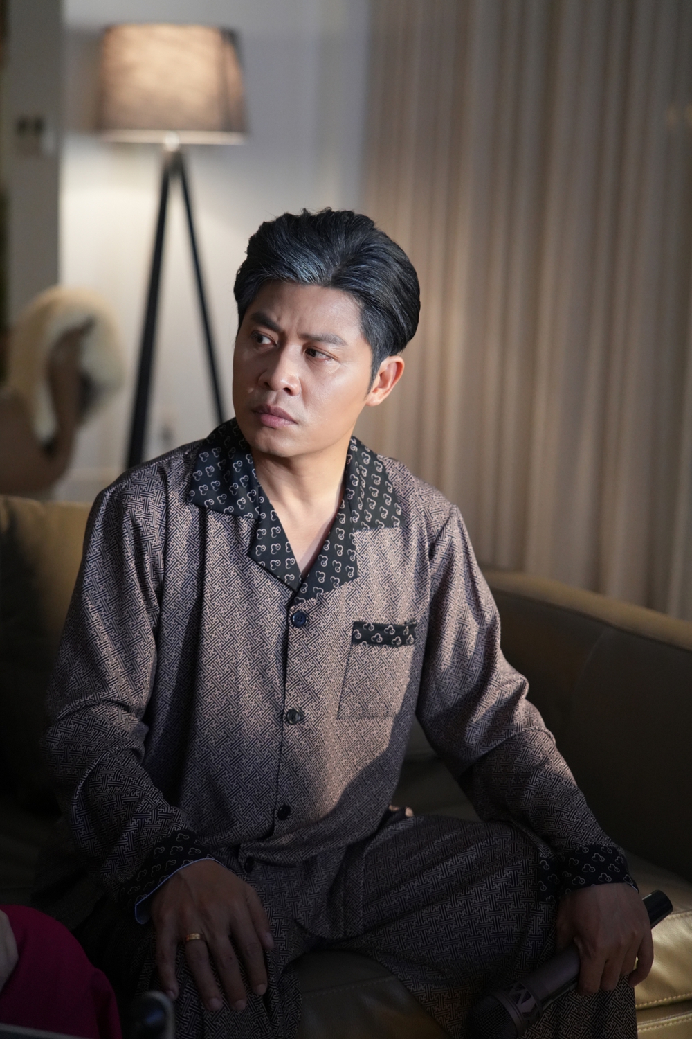 Nguyễn Văn Chung vào vai tài phiệt trong “Ốc mượn hồn” - Ảnh 1. Nguyễn Văn Chung vào vai tài phiệt trong “Ốc mượn hồn” - Ảnh 1.