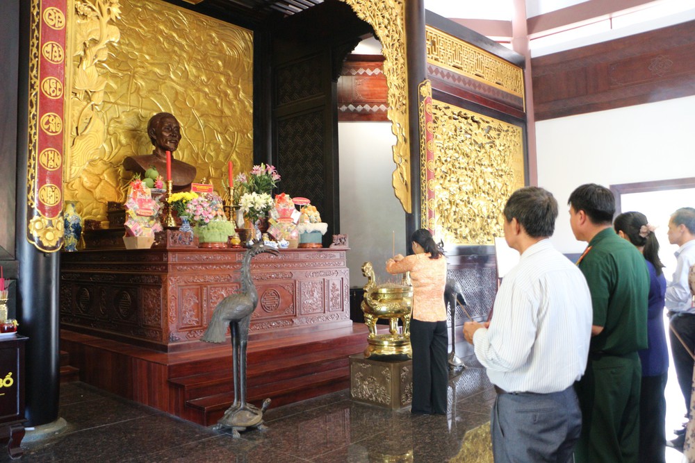 Đông đảo người dân tới tham quan Khu di tích cụ Phó bảng Nguyễn Sinh Sắc - Ảnh 6. Đông đảo người dân tới tham quan Khu di tích cụ Phó bảng Nguyễn Sinh Sắc - Ảnh 6.