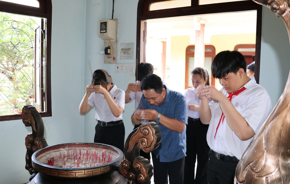 Đồng Tháp phát huy giá trị văn hóa, lịch sử của Phủ thờ Chủ tịch Hồ Chí Minh - Ảnh 3. Đồng Tháp phát huy giá trị văn hóa, lịch sử của Phủ thờ Chủ tịch Hồ Chí Minh - Ảnh 3.