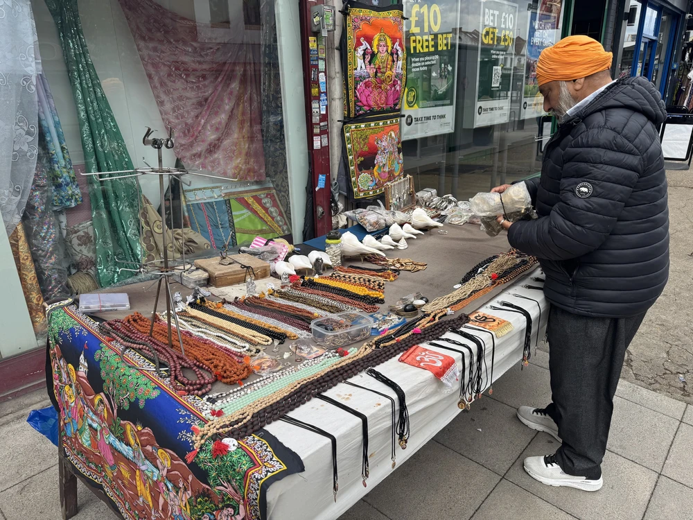  London - những thế giới đan xen - Ảnh 3.