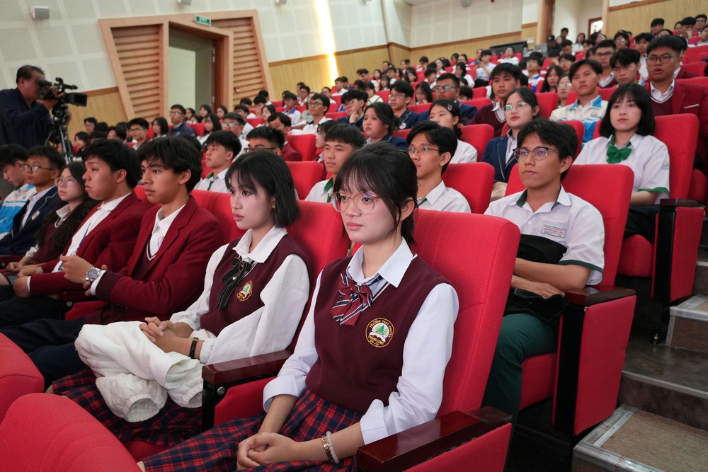 Biểu dương nhiều điển hình tiêu biểu trong ngành Giáo dục và Đào tạo - Ảnh 6.