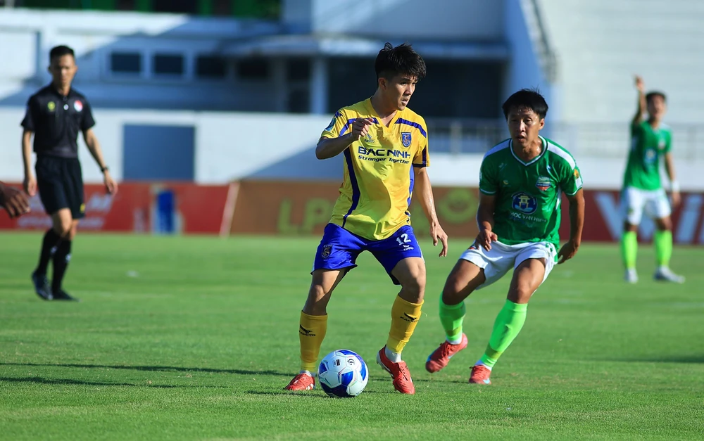 Cuộc đua "song mã" nghẹt thở cho tấm vé lên V-League 2026/27 - Ảnh 1.