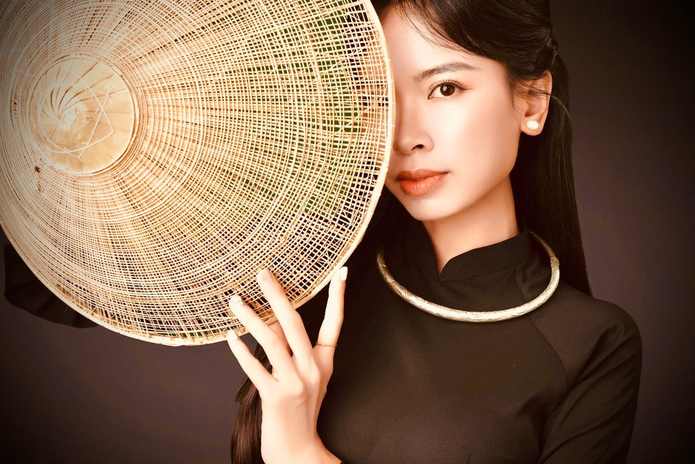 Nhạc sĩ Đinh Khánh Ly và hành trình xây dựng hệ âm nhạc cinematic, gìn giữ bản quyền sáng tạo - Ảnh 2. Nhạc sĩ Đinh Khánh Ly và hành trình xây dựng hệ âm nhạc cinematic, gìn giữ bản quyền sáng tạo - Ảnh 2.