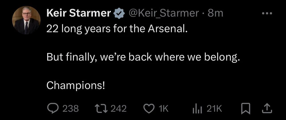 Không chỉ có ở Việt Nam, CĐV Arsenal cũng đổ ra đường đi bão khi đội nhà vô địch - Ảnh 11. Không chỉ có ở Việt Nam, CĐV Arsenal cũng đổ ra đường đi bão khi đội nhà vô địch - Ảnh 11.