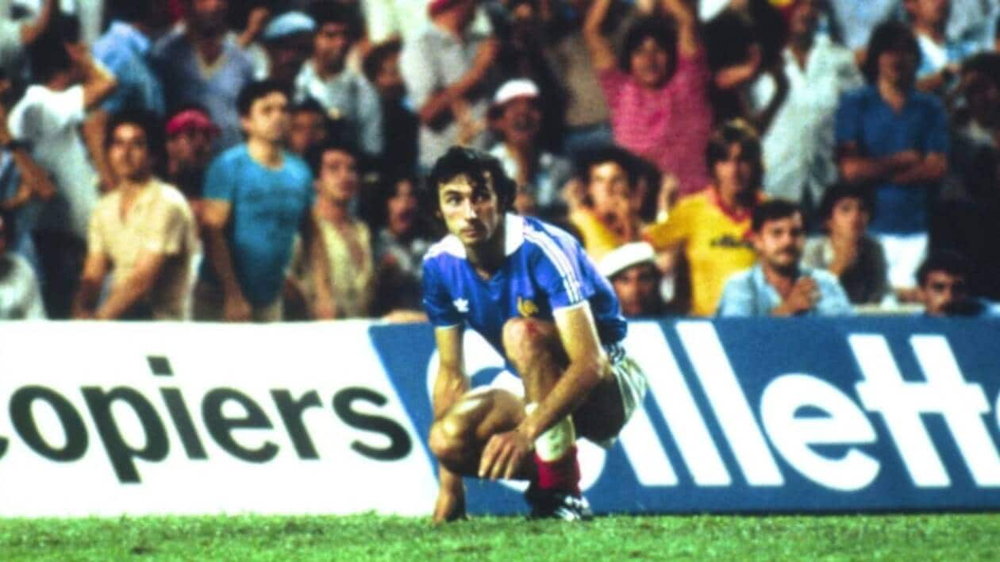 Chuyện World Cup ngày xưa: Seville 1982 - trận cầu vĩ đại nhất nhưng tai tiếng nhất lịch sử - Ảnh 5. Chuyện World Cup ngày xưa: Seville 1982 - trận cầu vĩ đại nhất nhưng tai tiếng nhất lịch sử - Ảnh 5.