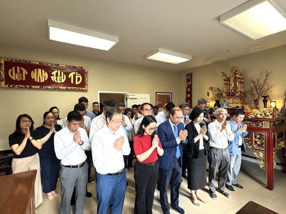136 năm Ngày sinh Chủ tịch Hồ Chí Minh: Thắt chặt nhịp cầu hữu nghị Việt Nam – Mỹ từ di sản của Người - Ảnh 3. 136 năm Ngày sinh Chủ tịch Hồ Chí Minh: Thắt chặt nhịp cầu hữu nghị Việt Nam – Mỹ từ di sản của Người - Ảnh 3.