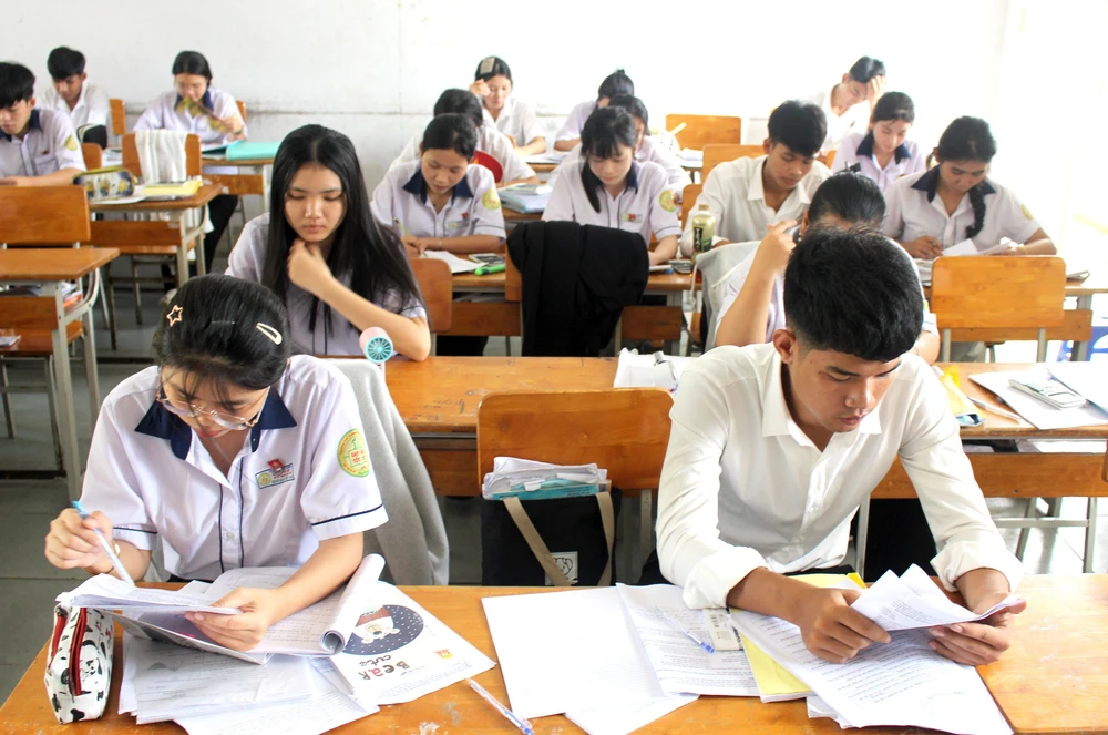 Kỳ thi tốt nghiệp THPT năm 2026: Hỗ trợ học sinh ôn tập, giảm bớt áp lực, căng thẳng - Ảnh 5.