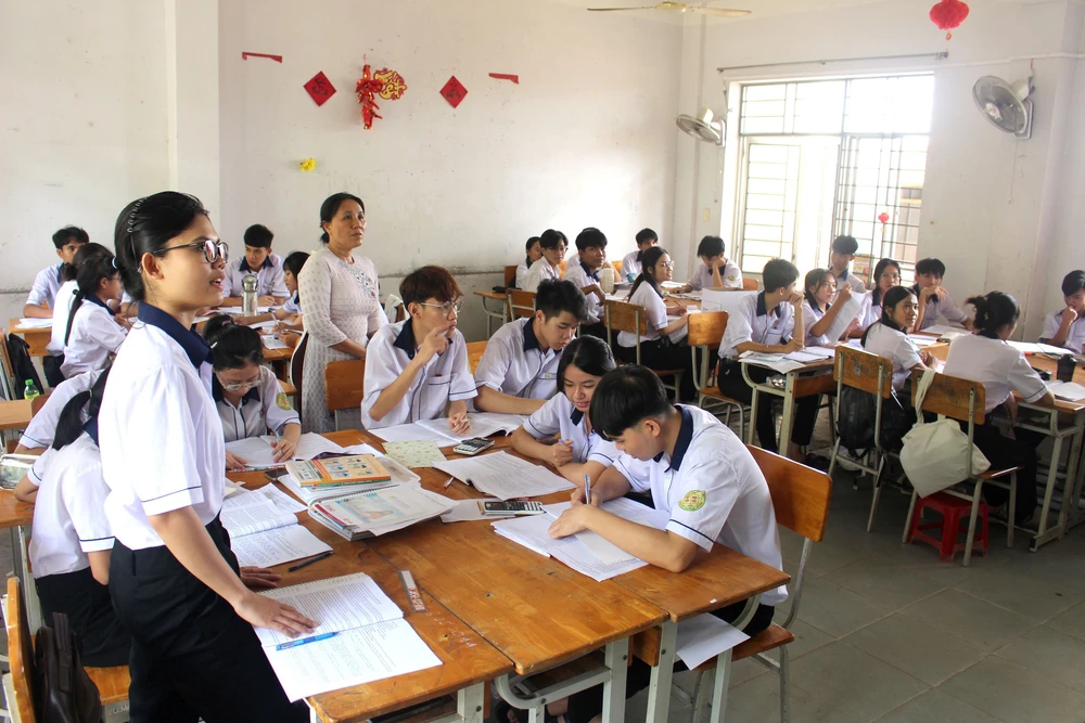 Kỳ thi tốt nghiệp THPT năm 2026: Hỗ trợ học sinh ôn tập, giảm bớt áp lực, căng thẳng - Ảnh 4.