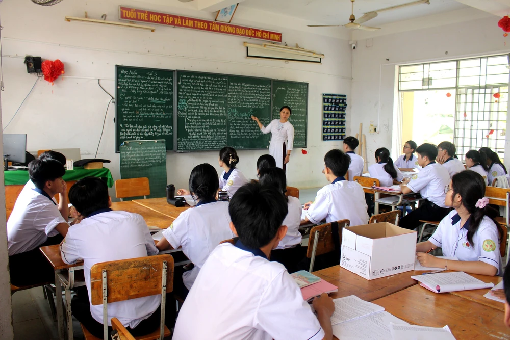 Kỳ thi tốt nghiệp THPT năm 2026: Hỗ trợ học sinh ôn tập, giảm bớt áp lực, căng thẳng - Ảnh 2.