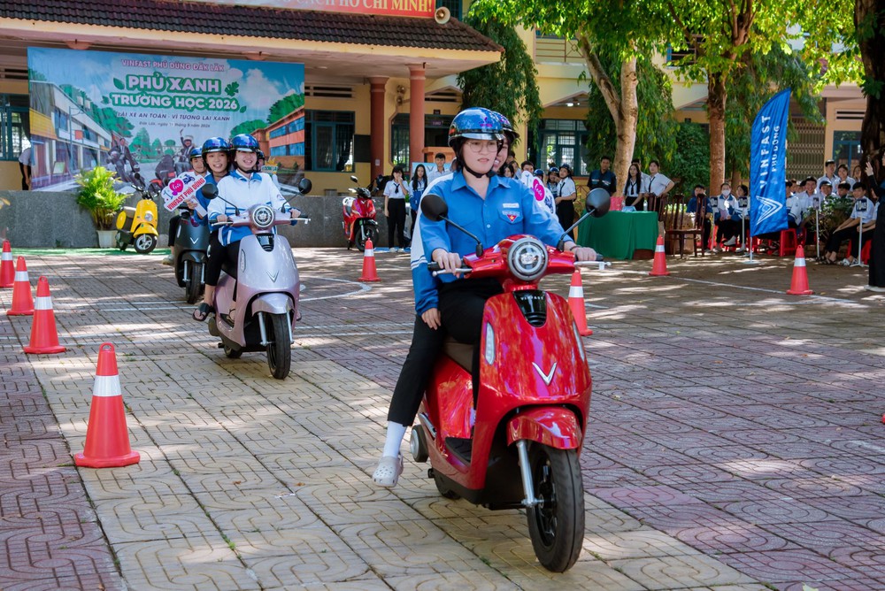Chỉ còn ít ngày để nhận đủ "combo" ưu đãi với mẫu xe đổi pin không cần bằng lái VinFast Evo Lite - Ảnh 1. Chỉ còn ít ngày để nhận đủ "combo" ưu đãi với mẫu xe đổi pin không cần bằng lái VinFast Evo Lite - Ảnh 1.