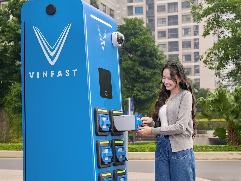 Chỉ còn ít ngày để nhận đủ "combo" ưu đãi với mẫu xe đổi pin không cần bằng lái VinFast Evo Lite - Ảnh 2. Chỉ còn ít ngày để nhận đủ "combo" ưu đãi với mẫu xe đổi pin không cần bằng lái VinFast Evo Lite - Ảnh 2.