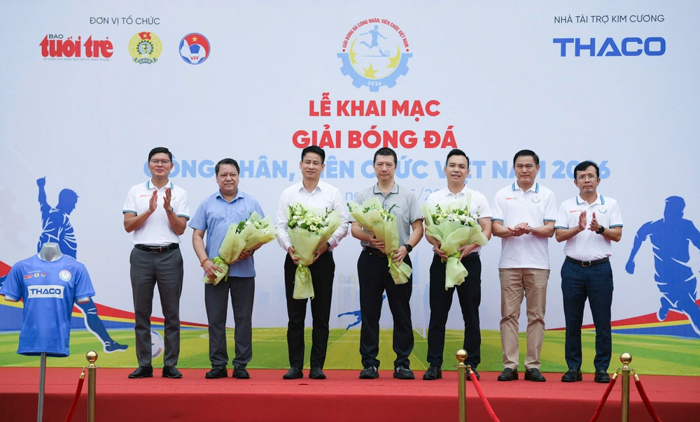 Khai mạc Giải bóng đá công nhân, viên chức Việt Nam 2026 - Ảnh 2. Khai mạc Giải bóng đá công nhân, viên chức Việt Nam 2026 - Ảnh 2.