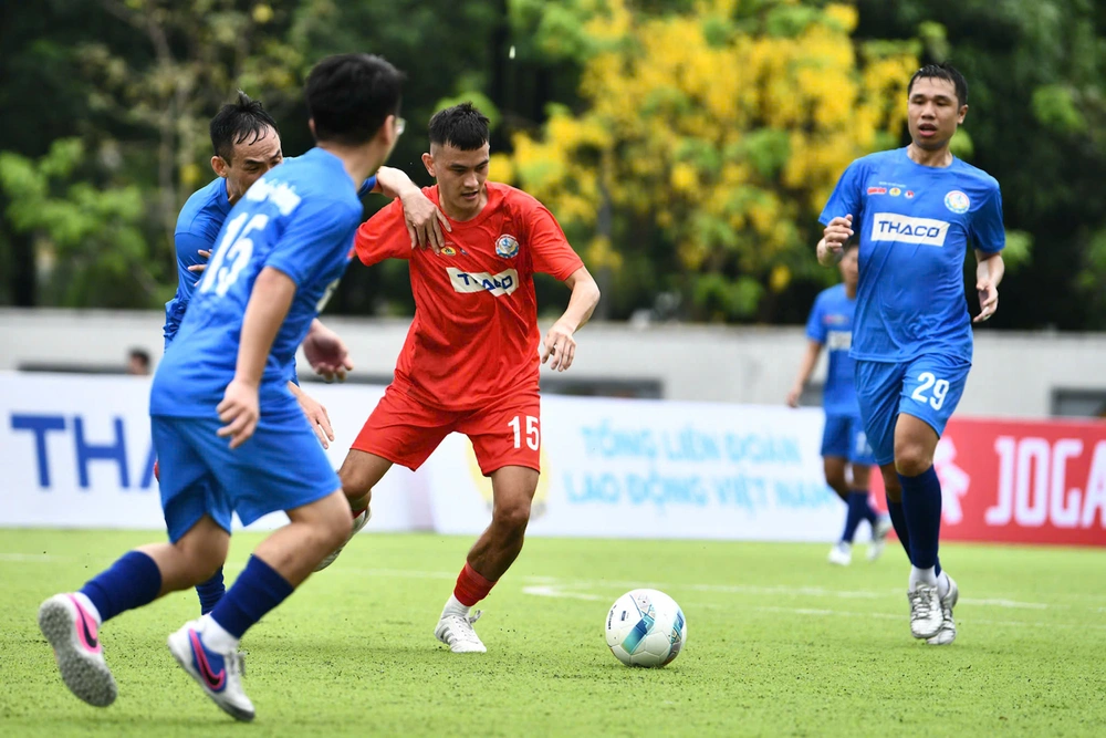 Khai mạc Giải bóng đá công nhân, viên chức Việt Nam 2026 - Ảnh 3. Khai mạc Giải bóng đá công nhân, viên chức Việt Nam 2026 - Ảnh 3.