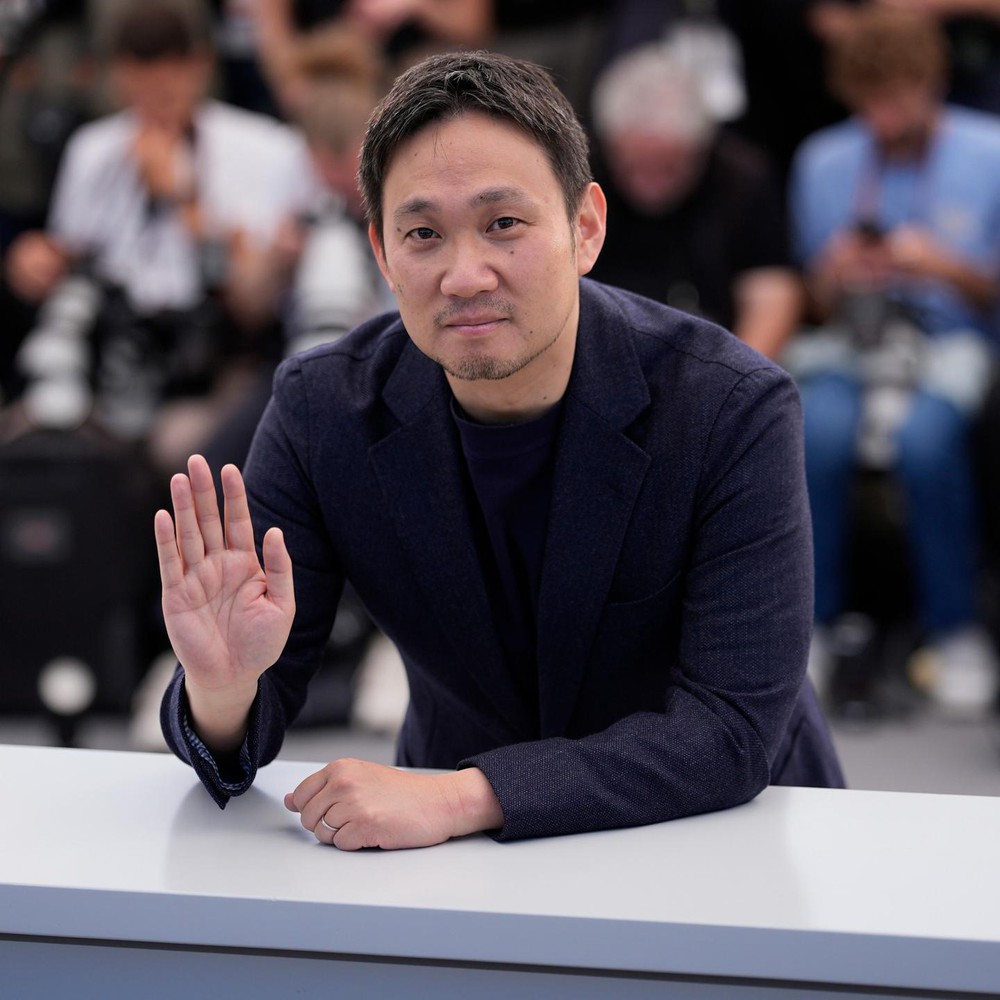 Ryusuke Hamaguchi và bộ phim "All of a Sudden" dài 3 giờ đang làm cả Cannes rung động - Ảnh 1. Ryusuke Hamaguchi và bộ phim "All of a Sudden" dài 3 giờ đang làm cả Cannes rung động - Ảnh 1.