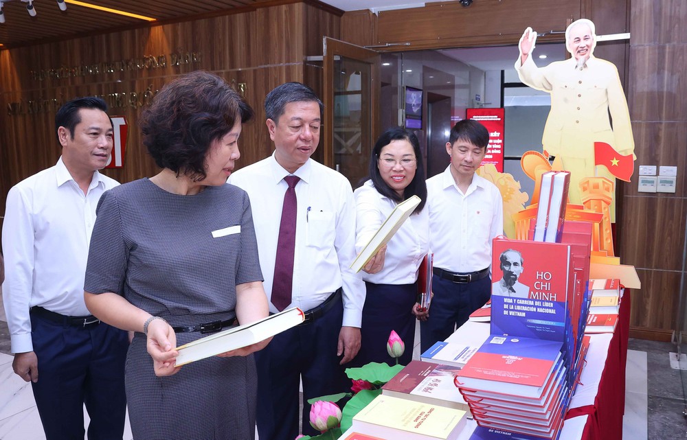 Nhận diện mưu đồ xuyên tạc lịch sử qua các sản phẩm nhân danh văn hóa nghệ thuật - Ảnh 1. Nhận diện mưu đồ xuyên tạc lịch sử qua các sản phẩm nhân danh văn hóa nghệ thuật - Ảnh 1.