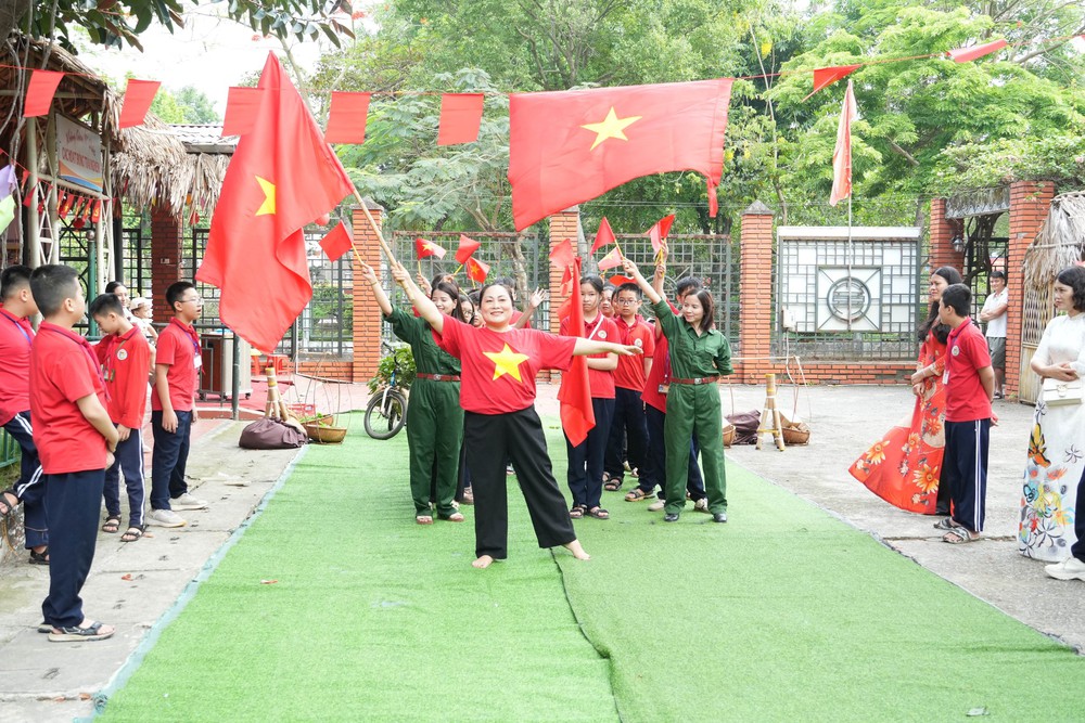 Đưa lịch sử đến gần học sinh bằng hoạt động trải nghiệm - Ảnh 5.