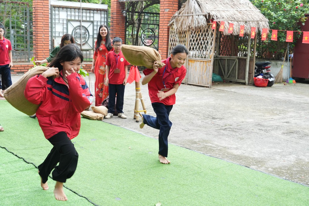 Đưa lịch sử đến gần học sinh bằng hoạt động trải nghiệm - Ảnh 3.