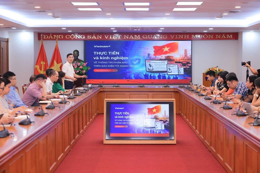 TTXVN tổ chức toạ đàm chuyên đề “Cung cấp thông tin phục vụ các bài viết về bảo vệ nền tảng tư tưởng của Đảng” - Ảnh 2. TTXVN tổ chức toạ đàm chuyên đề “Cung cấp thông tin phục vụ các bài viết về bảo vệ nền tảng tư tưởng của Đảng” - Ảnh 2.