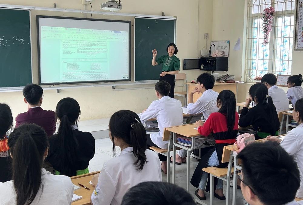 Kỳ thi tốt nghiệp THPT năm 2026: Xây dựng phương án vận chuyển đề thi, bài thi riêng cho đặc khu Côn Đảo - Ảnh 1. Kỳ thi tốt nghiệp THPT năm 2026: Xây dựng phương án vận chuyển đề thi, bài thi riêng cho đặc khu Côn Đảo - Ảnh 1.