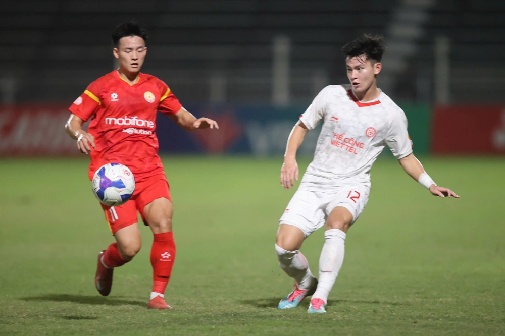 Bất ngờ nhen nhóm hy vọng trụ hạng cho đội bóng của ngôi sao U23 Việt Nam - Ảnh 2. Bất ngờ nhen nhóm hy vọng trụ hạng cho đội bóng của ngôi sao U23 Việt Nam - Ảnh 2.