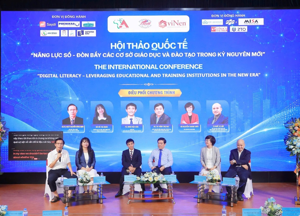 Năng lực số - đột phá chiến lược nâng tầm giáo dục và đào tạo trong kỷ nguyên mới - Ảnh 4. Năng lực số - đột phá chiến lược nâng tầm giáo dục và đào tạo trong kỷ nguyên mới - Ảnh 4.