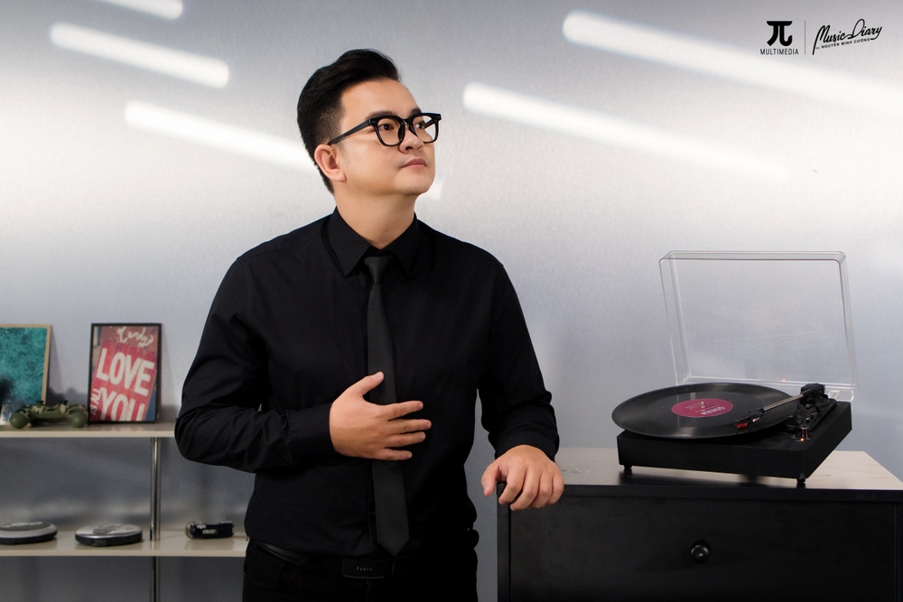 Quang Trung bắt tay Nguyễn Minh Cường trong Music Diary 8 - Ảnh 4. Quang Trung bắt tay Nguyễn Minh Cường trong Music Diary 8 - Ảnh 4.