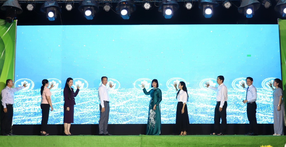 400 gian hàng tham gia ngày hội du lịch, ẩm thực, xúc tiến thương mại An Giang - Ảnh 1.